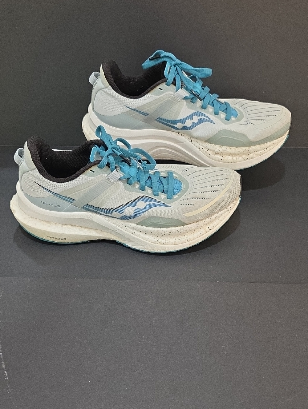 Saucony Tempus 7 Women's Light Gray & Teal Lace-Up Running Shoes Size 9.